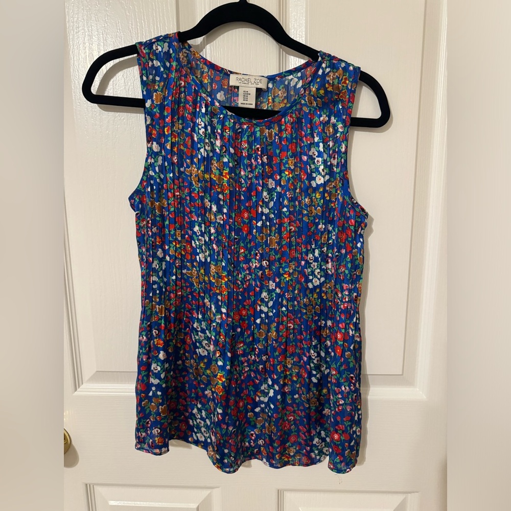 Rachel Zoe Pleated sleeveless blouse blue floral size M